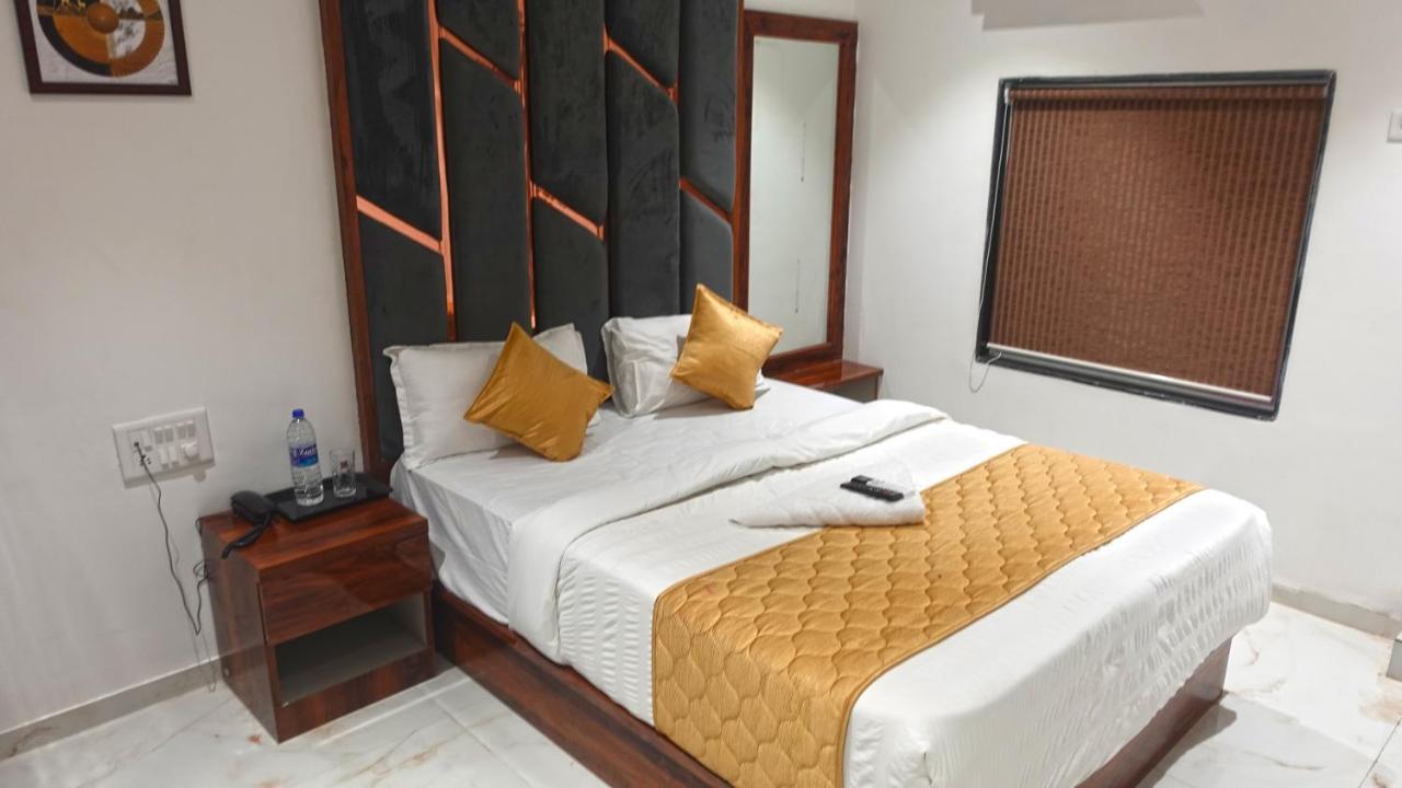 Hotel Palms Residency, Chembur Bombaj Exteriér fotografie