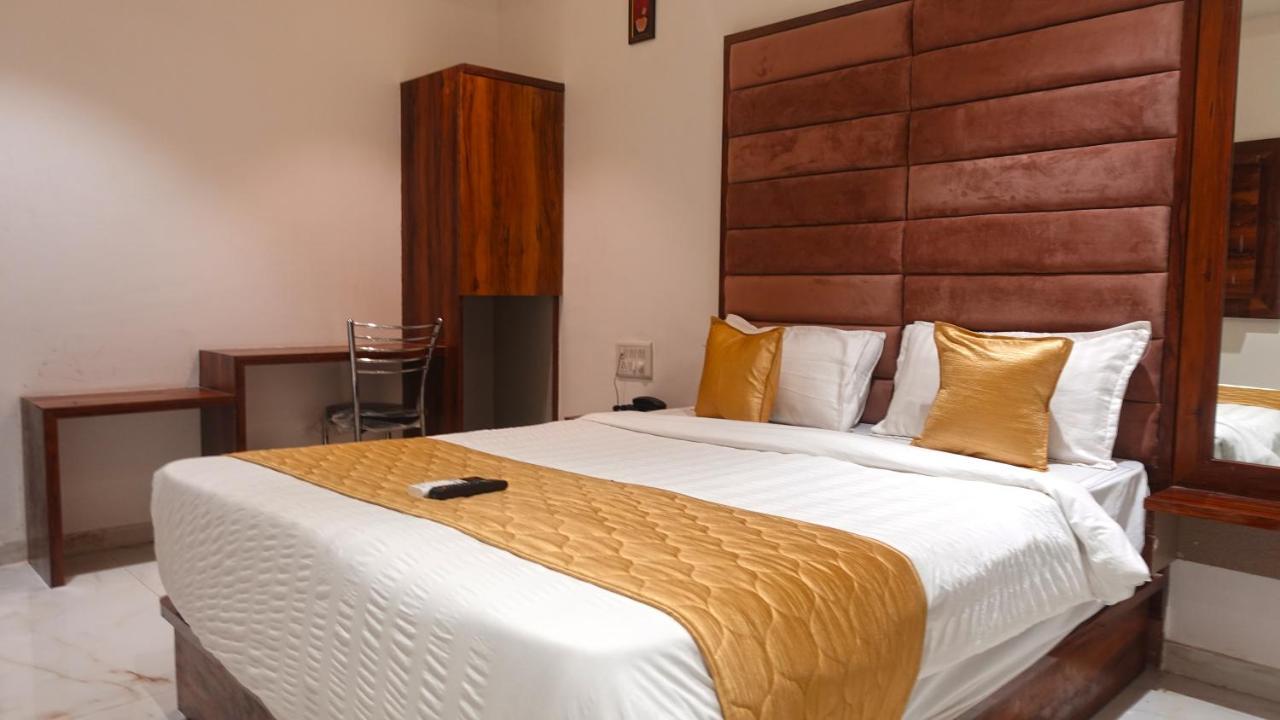 Hotel Palms Residency, Chembur Bombaj Exteriér fotografie