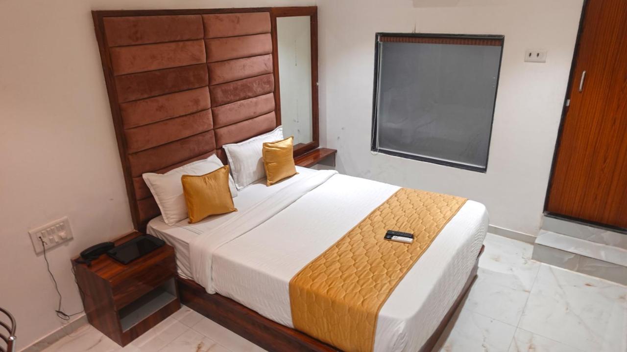 Hotel Palms Residency, Chembur Bombaj Exteriér fotografie